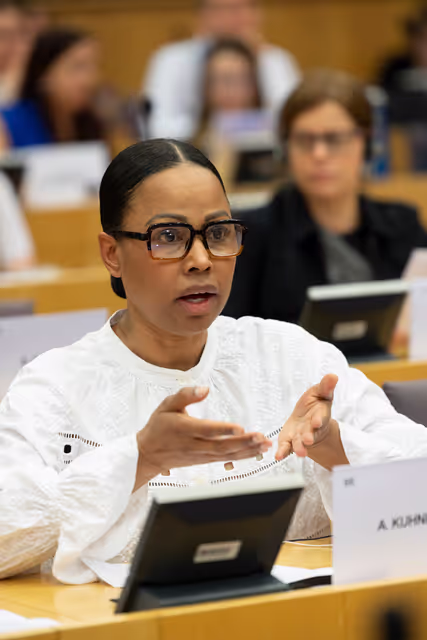 Photo 6: LIBE - Commission work programme for 2025 - exchange of views on the proposal to withdraw the Equal Treatment - Exchange of views with Hadja LAHBIB, Commissioner for Equality, Preparedness and Crisis Management