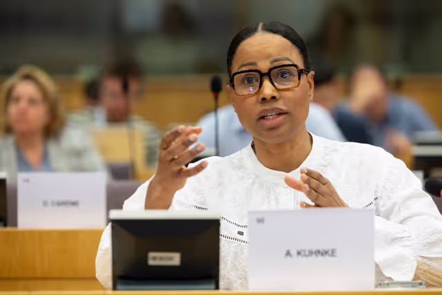 Photo 5: LIBE - Commission work programme for 2025 - exchange of views on the proposal to withdraw the Equal Treatment - Exchange of views with Hadja LAHBIB, Commissioner for Equality, Preparedness and Crisis Management