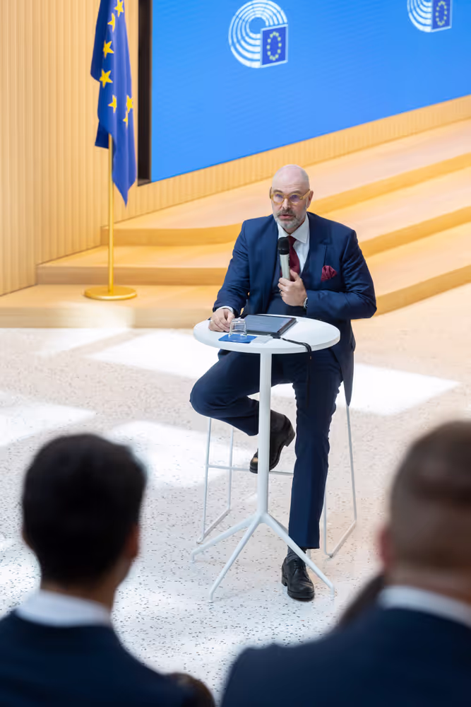 Christian MANGOLD meets with a group of Hungarian young multipliers