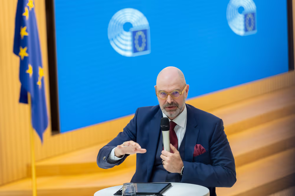 Christian MANGOLD meets with a group of Hungarian young multipliers