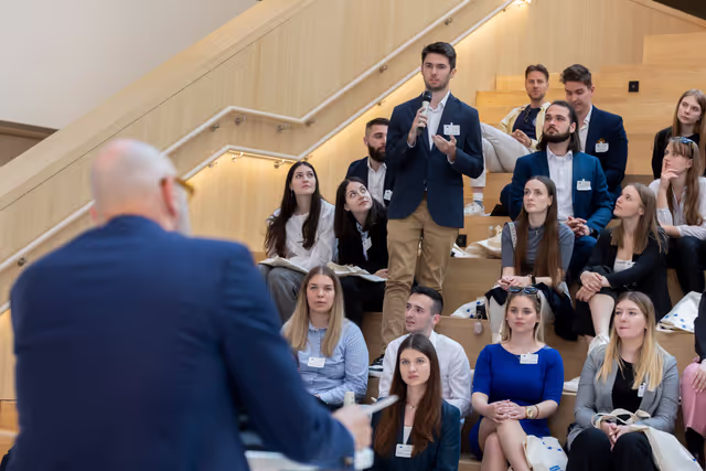 Photo 8: Christian MANGOLD meets with a group of Hungarian young multipliers
