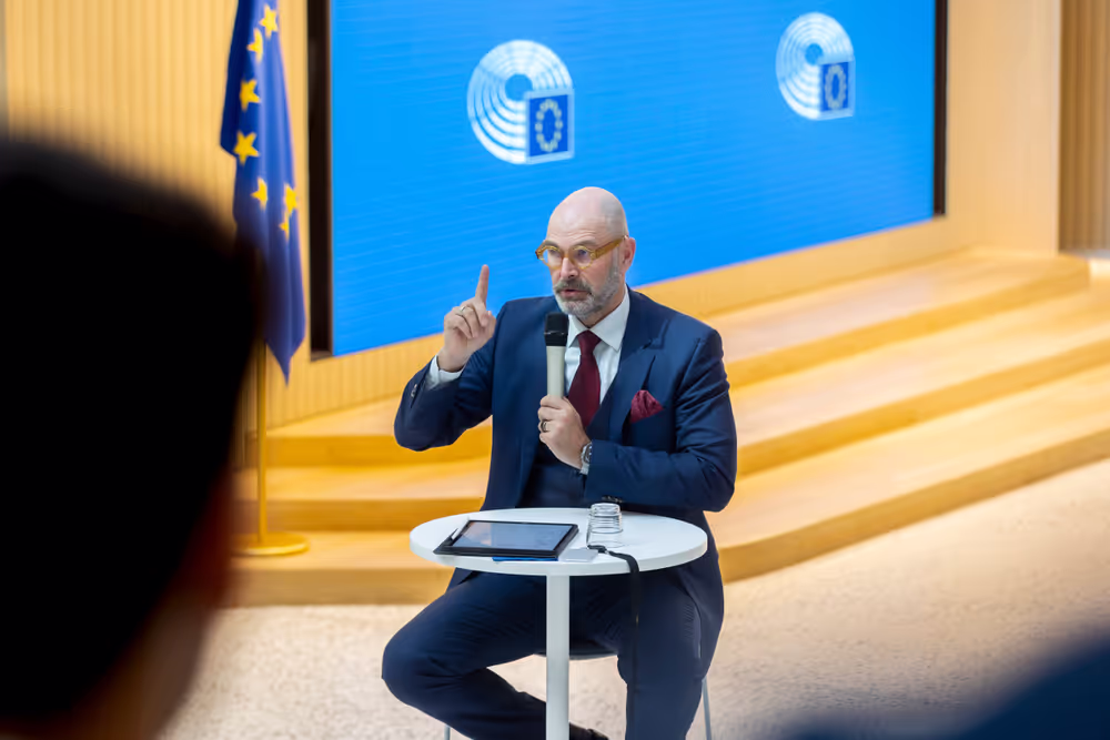 Christian MANGOLD meets with a group of Hungarian young multipliers