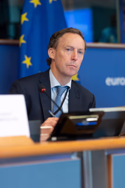 Photo 16: DEVE - Exchange of views with Commissioner Hadja LAHBIB