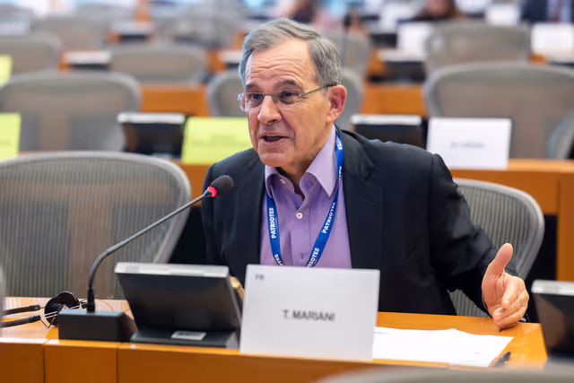 Photo 17: DEVE - Exchange of views with Commissioner Hadja LAHBIB