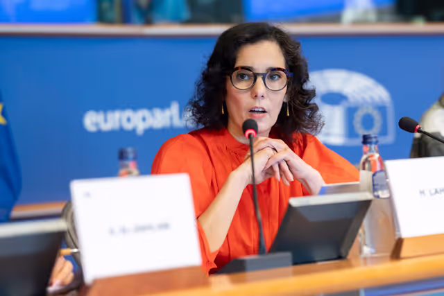 Photo 12: DEVE - Exchange of views with Commissioner Hadja LAHBIB