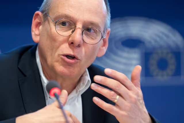 Foto 10: Delegation for relations with Canada meeting - Exchange of views with Professors S. Jaumain, Université Libre de Bruxelles, on the outcome of the federal elections in Canada and its possible impact on EU Canada relations