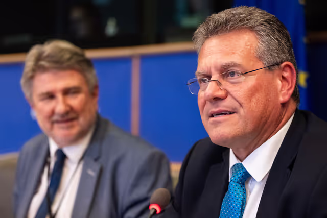 Foto 24: PETI Committee meeting - Exchange of views with Maroš Šefčovič, Commissioner for
Trade and Economic Security and for Interinstitutional
Relations and Transparency