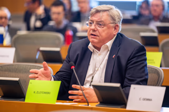 Foto 9: PETI Committee meeting - Exchange of views with Maroš Šefčovič, Commissioner for
Trade and Economic Security and for Interinstitutional
Relations and Transparency