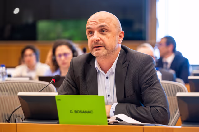 Foto 6: PETI Committee meeting - Exchange of views with Maroš Šefčovič, Commissioner for
Trade and Economic Security and for Interinstitutional
Relations and Transparency