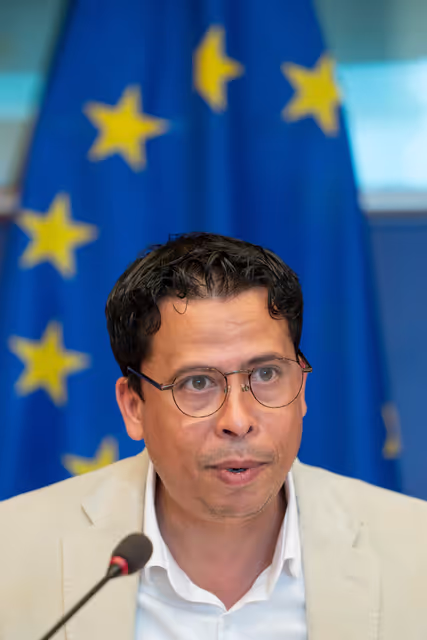 Снимка 19: DROI DEVE public hearing on “advancing International, Humanitarian Law and International Human Rights Law in Conflict Zones and Fragile Contexts to Protect then Most Vulnerable”