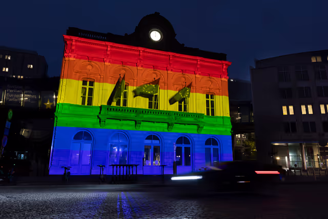 Fotó 8: International Day Against Homophobia, Biphobia, Intersexism and Transphobia (IDAHOBIT) - Rainbow flag illuminating the EP buildings