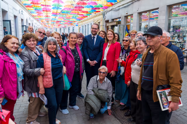 Fotografija 2: Roberta METSOLA, EP President Official visit to Timisoara (Romania) - Walk to the Philharmonic Hall with Dominic FRITZ, Mayor of Timișoara