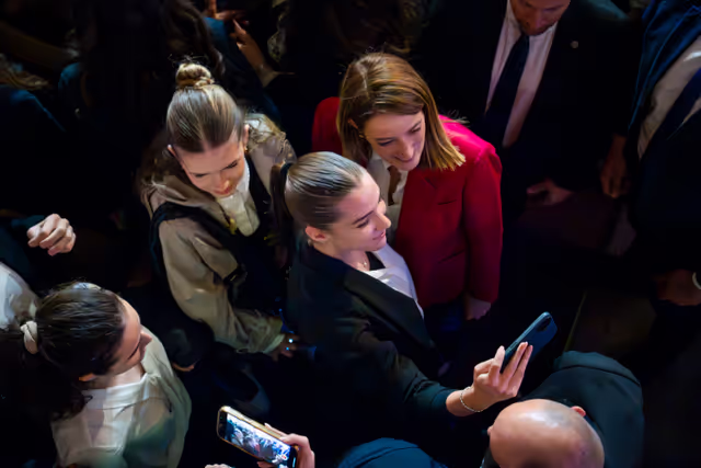 Fotografia 3: Roberta METSOLA, EP President Official visit to Timisoara (Romania) - Town Hall discussion with Romanian students