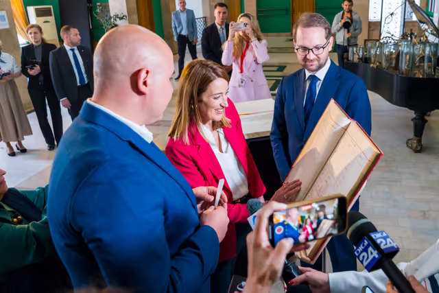Fotografia 1: Roberta METSOLA, EP President Official visit to Timisoara (Romania) - Town Hall discussion with Romanian students