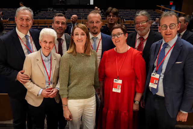 Zdjęcie 3: Roberta METSOLA, EP President participates at the Dayton Dialogue