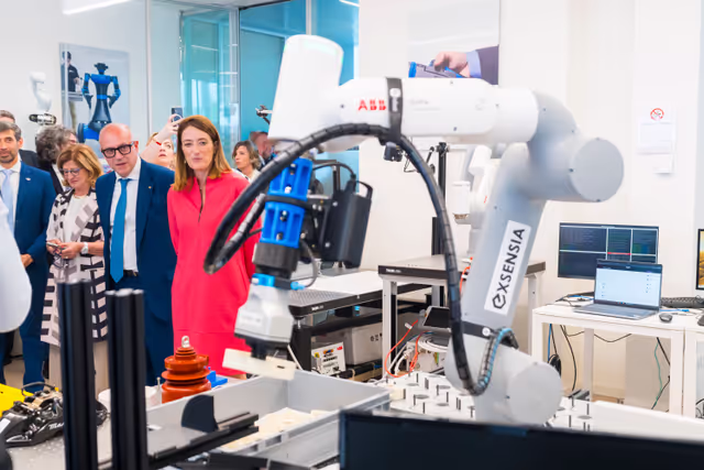 Fotografija 8: Official visit by Roberta METSOLA, EP President to Italy - Visit to Kilometro Rosso innovation district in Bergamo