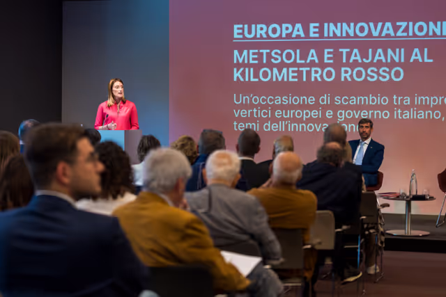 Fotografija 3: Official visit by Roberta METSOLA, EP President to Italy - Visit to Kilometro Rosso innovation district in Bergamo