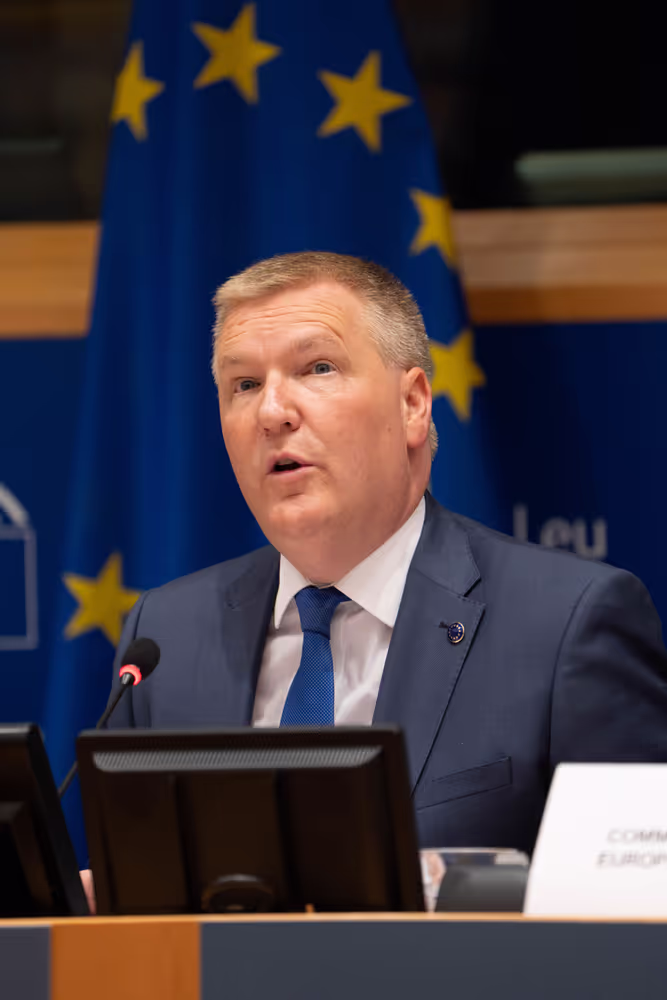 LIBE.- Exchange of views with the Commissioner for Democracy, Justice, the Rule of Law and Consumer Protection, Michael McGrath, in the framework of the Structured Dialogue