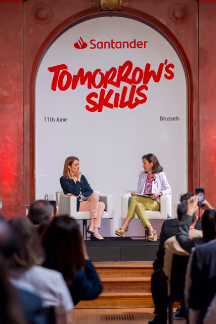 Zdjęcie 7: Fireside chat with Roberta METSOLA, EP President and Ana BOTIN, Executive Director of Banco Santander