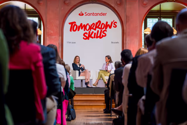 Zdjęcie 4: Fireside chat with Roberta METSOLA, EP President and Ana BOTIN, Executive Director of Banco Santander