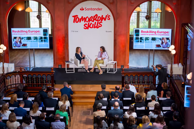Zdjęcie 3: Fireside chat with Roberta METSOLA, EP President and Ana BOTIN, Executive Director of Banco Santander