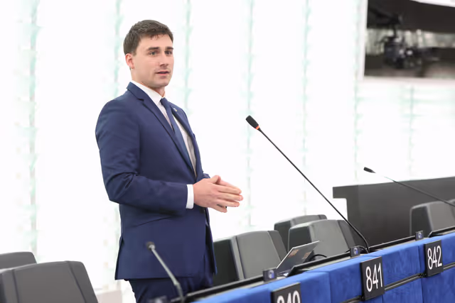 Fotagrafa 3: EP Plenary session- 2023 and 2024 reports on Moldova
