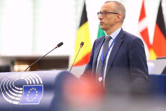 Foto 39: EP Plenary session - Latest developments on the revision of the air passenger rights and airline liability regulations