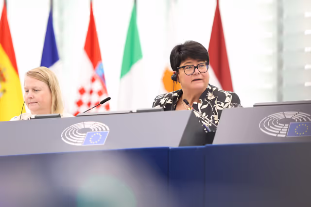 Foto 38: EP Plenary session - Latest developments on the revision of the air passenger rights and airline liability regulations