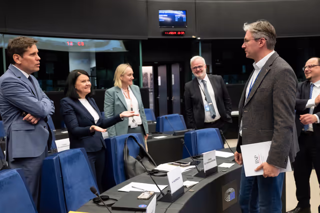 Fotografija 22: SANT trilogue on the Pharma package