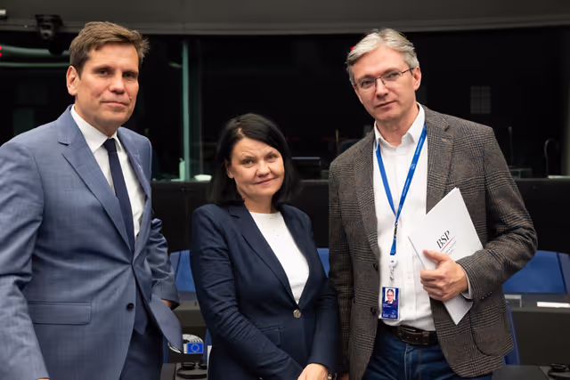 Fotografija 21: SANT trilogue on the Pharma package