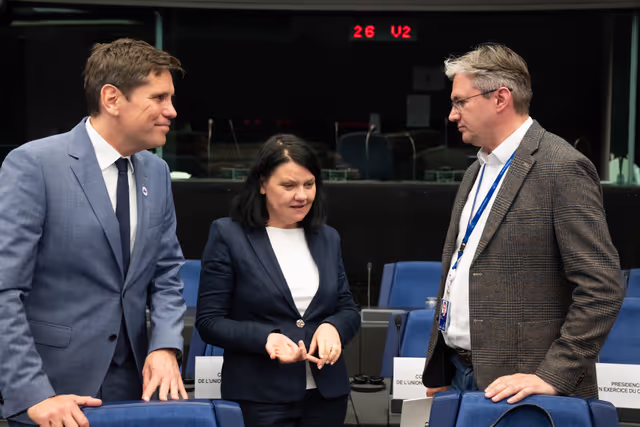 Fotografija 18: SANT trilogue on the Pharma package