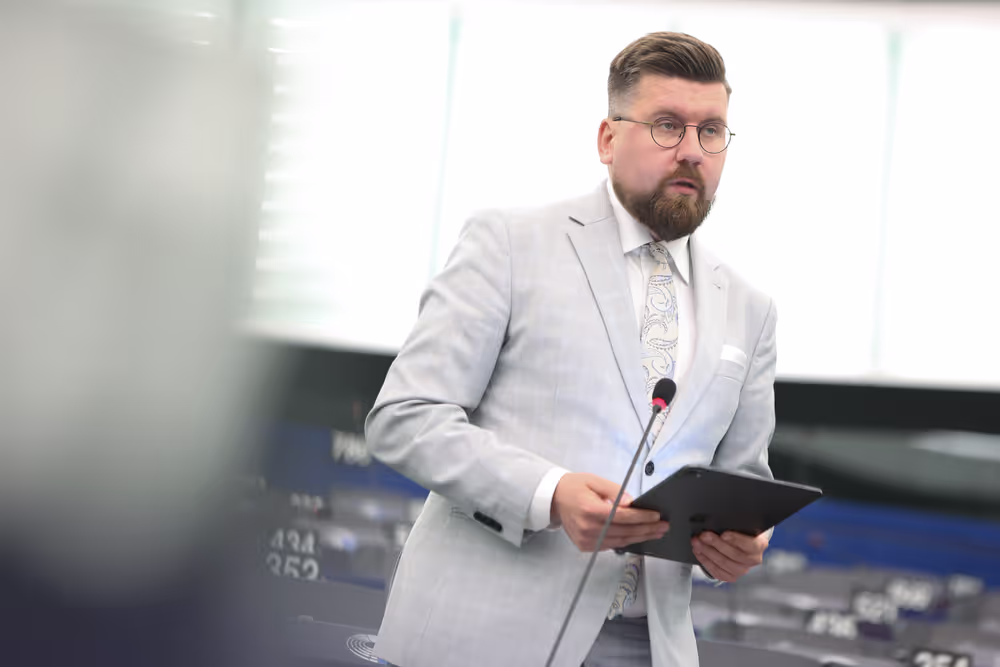 EP Plenary session - Protecting bees: advancing the EU's New Deal for Pollinators