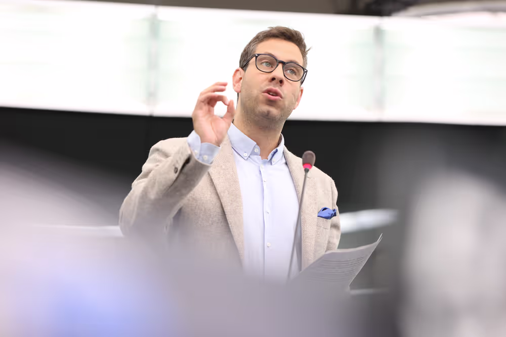 EP Plenary session - Protecting bees: advancing the EU's New Deal for Pollinators