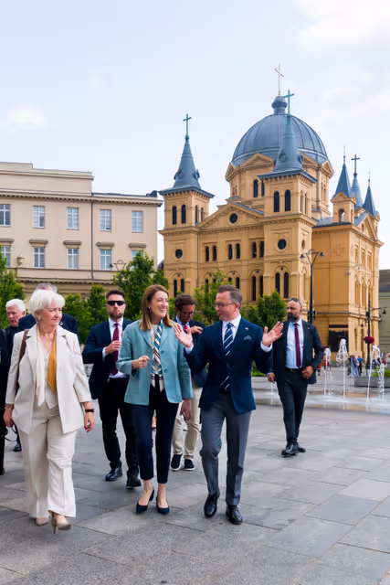 Fotografia 1: Roberta METSOLA, EP President, official visit to Warsaw and Lodz (Poland) - Meeting with Dariusz JOŃSKI, Member of the European Parliament and Hanna ZDANOWSKA, Mayor of Łódź