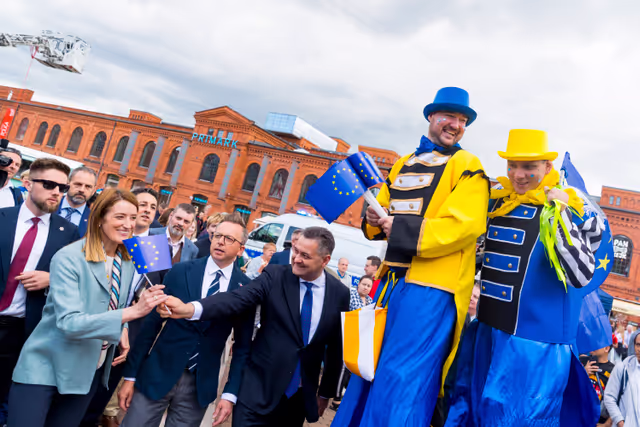 Fotografija 13: Roberta METSOLA, EP President, official visit to Warsaw and Lodz (Poland) - Speech at the Grand European Picnic & Public Performance of the ‘Ode de Joy’