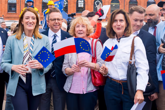 Fotografija 14: Roberta METSOLA, EP President, official visit to Warsaw and Lodz (Poland) - Speech at the Grand European Picnic & Public Performance of the ‘Ode de Joy’
