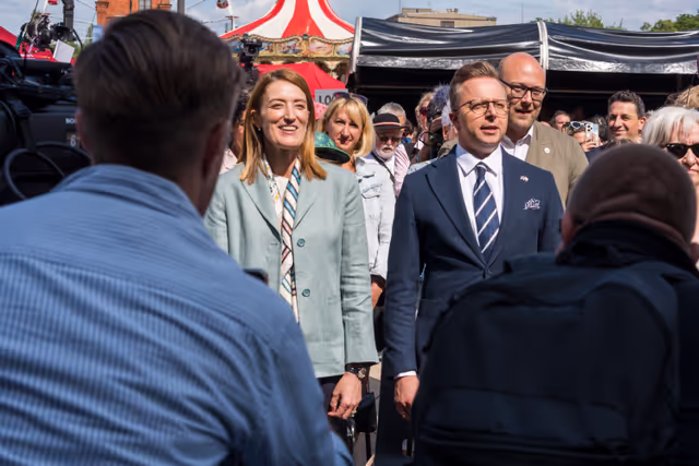 Fotografija 6: Roberta METSOLA, EP President, official visit to Warsaw and Lodz (Poland) - Speech at the Grand European Picnic & Public Performance of the ‘Ode de Joy’