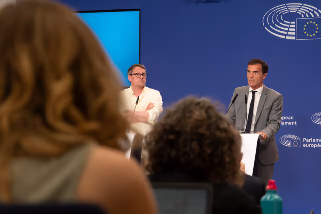 Photo 3: Press conference on the reaction to the cancellation of the last trilogue on Green Claims Directive