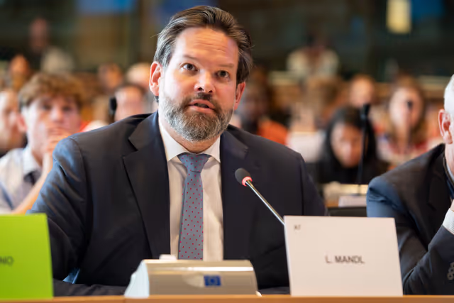 Foto 27: DEVE Extraordinary meeting - Exchange of views with Bill GATES, Chair of the Gates Foundation