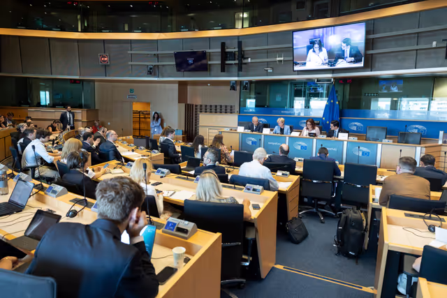 Fotografie 27: Europe's Demographic Crossroads - Exchange of views with Commissioner Dubraska SUICA