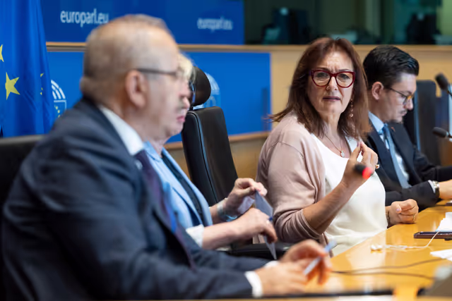 Fotografie 21: Europe's Demographic Crossroads - Exchange of views with Commissioner Dubraska SUICA