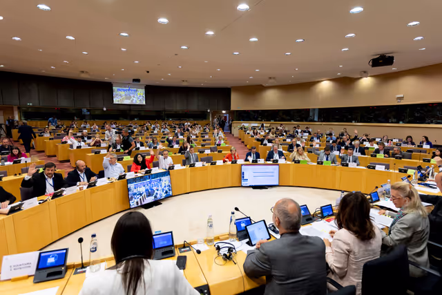 Fotagrafa 25: TRAN vote on two legislations that seek to reinforce passenger rights