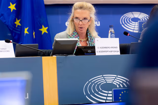 Fotagrafa 28: TRAN vote on two legislations that seek to reinforce passenger rights