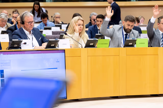 Fotagrafa 21: TRAN vote on two legislations that seek to reinforce passenger rights