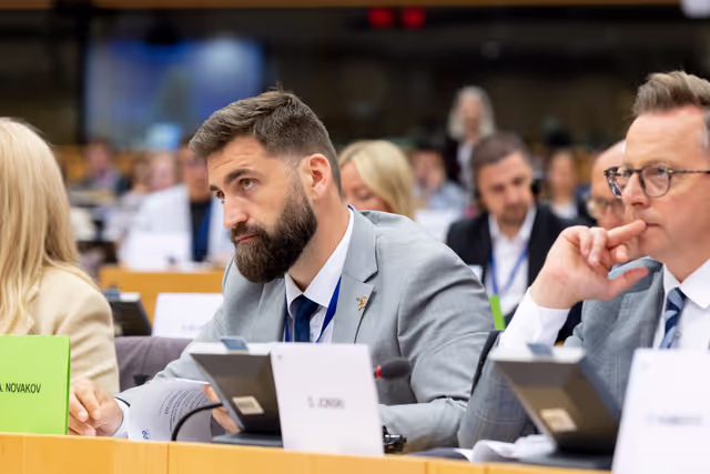 Fotagrafa 18: TRAN vote on two legislations that seek to reinforce passenger rights