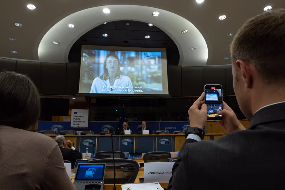 Public and parliamentary diplomacy in action : ' What does Team Europe’s support look like on the ground in Ukraine ? '