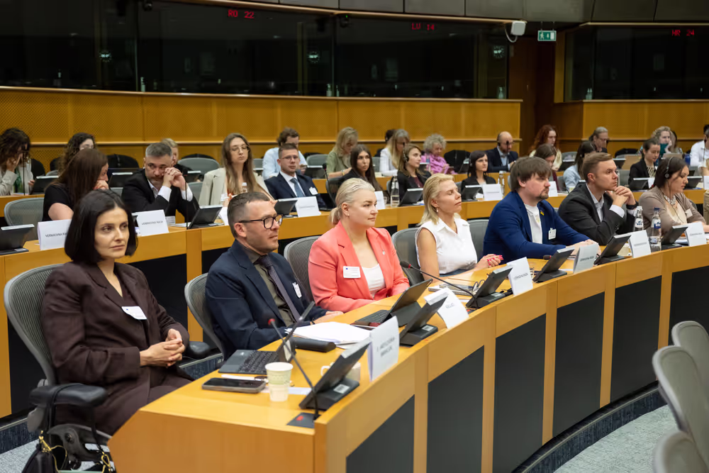 Public and parliamentary diplomacy in action : ' What does Team Europe’s support look like on the ground in Ukraine ? '