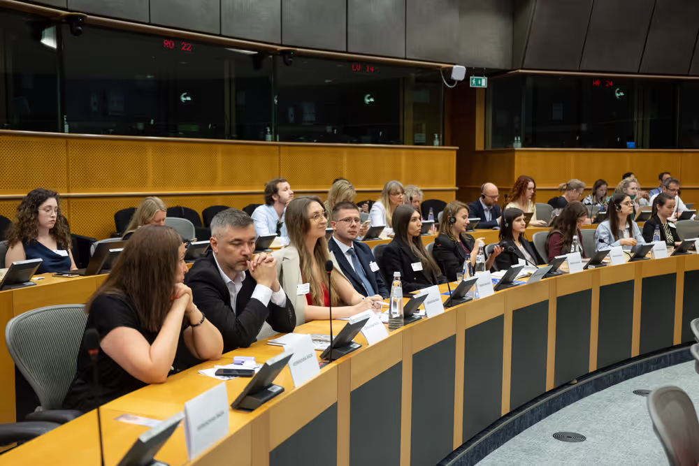 Public and parliamentary diplomacy in action : ' What does Team Europe’s support look like on the ground in Ukraine ? '