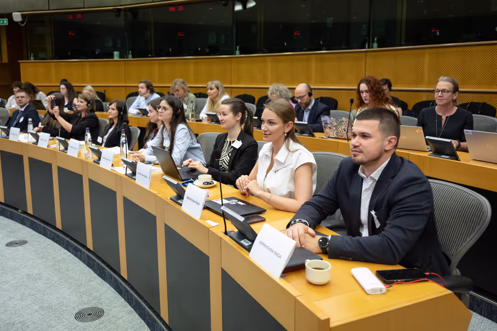 Public and parliamentary diplomacy in action : ' What does Team Europe’s support look like on the ground in Ukraine ? '