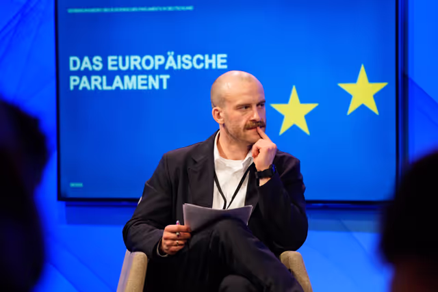 Photo 3: Press seminar for German journalists